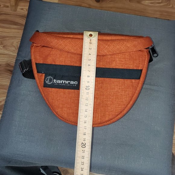 Super adorable orange tamrac bag - Picture 6 of 6